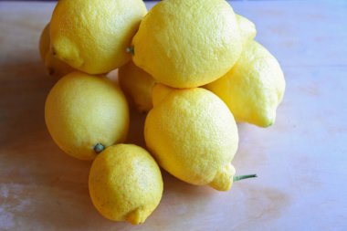 Masada taze limonlar