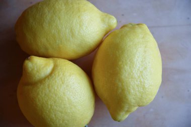 Masada taze limonlar