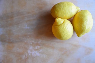 Masada taze limonlar