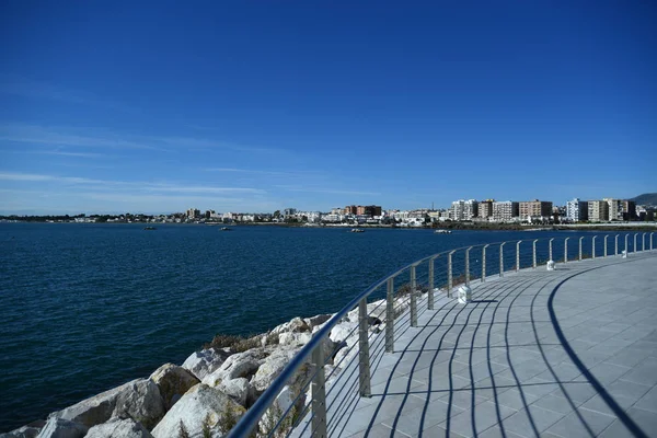 Puerto Turístico Por Mañana Con Barcos Hermosos Paisajes Marinos — Foto de Stock