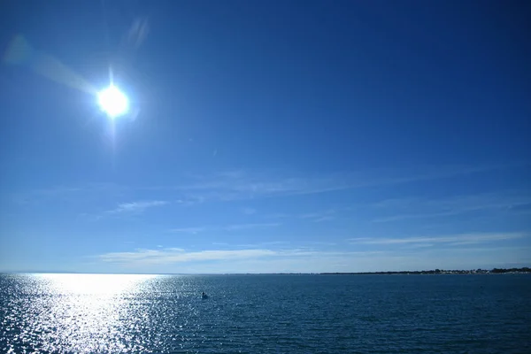 Mare Sopra Città Entro Mattina — Foto Stock