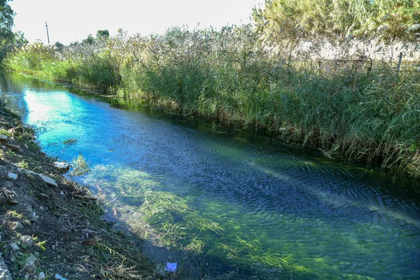 Sabaha kadar Siponto dere ve yol küçük bir parçası