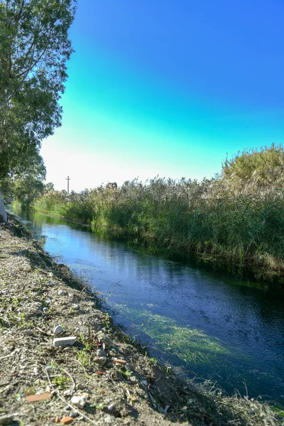 Sabaha kadar Siponto dere ve yol küçük bir parçası