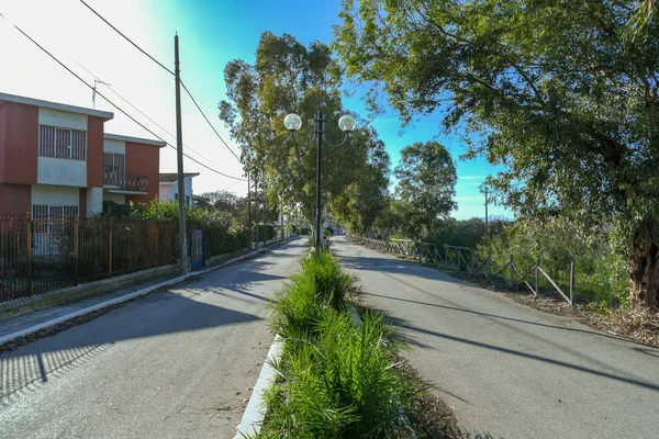 Sabaha kadar Siponto dere ve yol küçük bir parçası