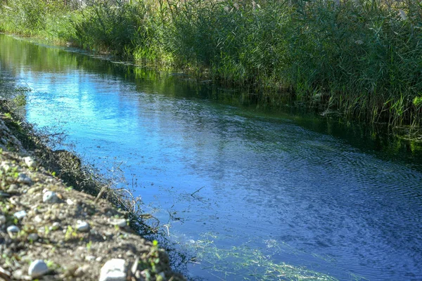 Sabaha kadar Siponto dere ve yol küçük bir parçası