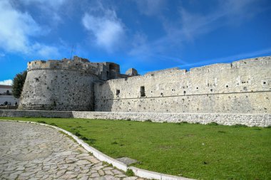 Sabaha Kadar Monte Sant'Angelo Antik Kalesi