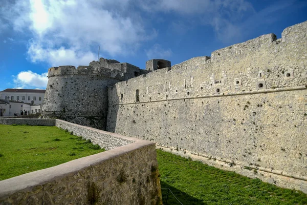 Sabaha Kadar Monte Sant'Angelo Antik Kalesi