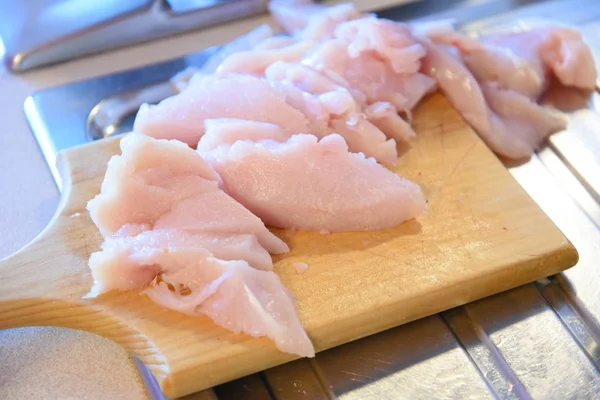 taze çiğ tavuk eti 