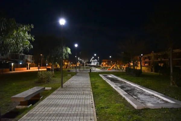 Natt Park Staden Upplyst Lampor Med Stig — Stockfoto
