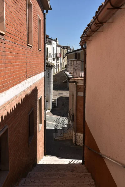 Panni by Morning, İtalya