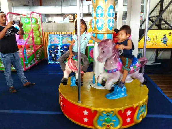 Kota Kinabalu Malaysia November 2018 Asiatiska Barn Glad Att Njuta — Stockfoto