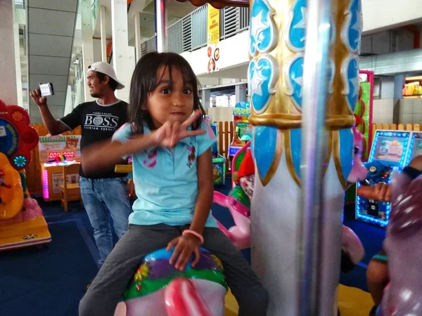 Kota Kinabalu Malaysia November 2018 Asiatiska Barn Glad Att Njuta — Stockfoto