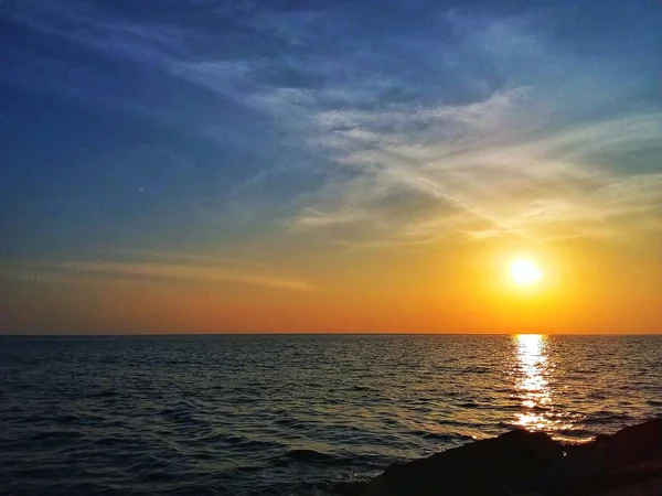 Vacker Solnedgång Landskap Vid Tanjung Aru Stranden Kota Kinabalu Sabah — Stockfoto