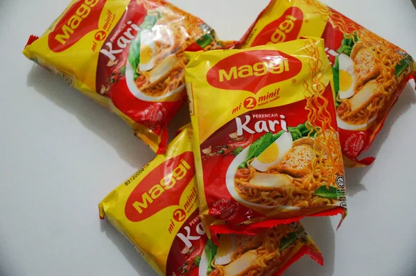 Kota Kinabalu Malásia Dezembro 2018 Macarrão Instantâneo Marca Maggi Isolado — Fotografia de Stock