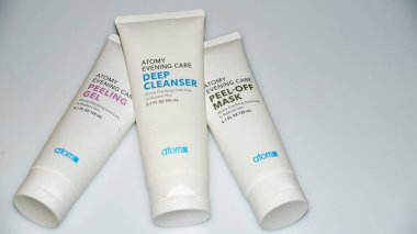 Kota Kinabalu, Malezya, Jan, 12, 2018: Atomy Cilt Bakımı ürün Asya cilt için ayarla.