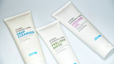 Kota Kinabalu, Malezya, Jan, 12, 2018: Atomy Cilt Bakımı ürün Asya cilt için ayarla.