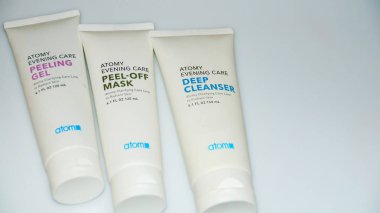 Kota Kinabalu, Malezya, Jan, 12, 2018: Atomy Cilt Bakımı ürün Asya cilt için ayarla.