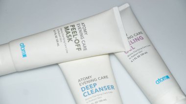 Kota Kinabalu, Malezya, Jan, 12, 2018: Atomy Cilt Bakımı ürün Asya cilt için ayarla.