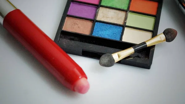 Tools Makeup Cosmetics Different Shades Eyeshadow Palette Make Brush White — Stock Photo, Image