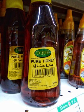 Günlük ihtiyaçlarını hipermarket, Kota Kinabalu arıyorum meşgul müşteri ile iç görünüm.