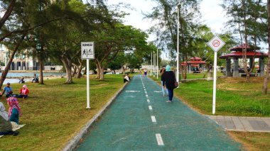 Tanjung Lipat ve bu parkta bir halk parkında insanlar Kota Kinabalu en popüler Park biridir ve Likas bulunan.