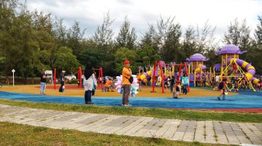 Tanjung Lipat ve bu parkta bir halk parkında insanlar Kota Kinabalu en popüler Park biridir ve Likas bulunan.
