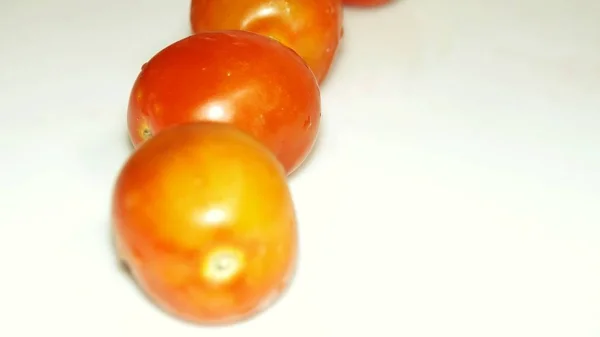 Legumbres Rojas Frescas Tomate Hojas Perejil Aisladas Sobre Fondo Blanco — Foto de Stock