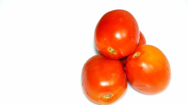 Rode Verse Tomaten Groenten Peterselie Bladeren Geïsoleerd Witte Achtergrond — Stockfoto