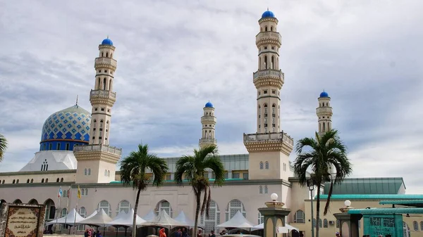 Kota Kinabalu Malásia Junho 2019 Mesquita Likas Depois Rezar Por — Fotografia de Stock