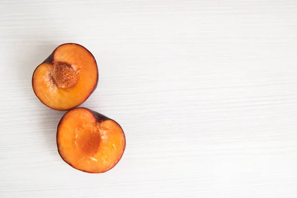 Erik meyve vitaminler sağlıklı