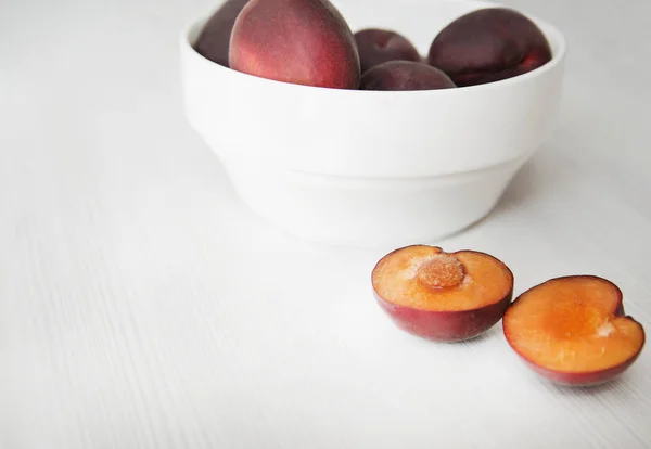 Erik meyve vitaminler sağlıklı