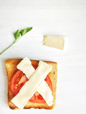  brie peynirsüt sandviç ekmek tost kahvaltı sabah