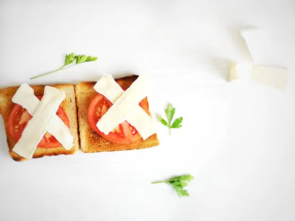  brie peynirsüt sandviç ekmek tost kahvaltı sabah