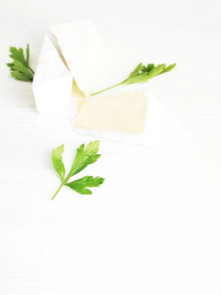  brie peynirsüt sandviç ekmek tost kahvaltı sabah