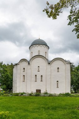 Varsayım Katedrali, ayrıca Dormition Katedrali Staraya Ladoga, Rusya selo Rusya,'ın en eski kiliselerinden biri 12 yüzyılın ikinci yarısında çıkıyor