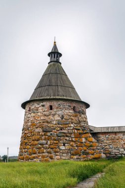 Solovetsky Manastırı beyaz deniz, Rusya Solovetsky adalarda bulunan müstahkem bir manastır var. Kule ve duvar