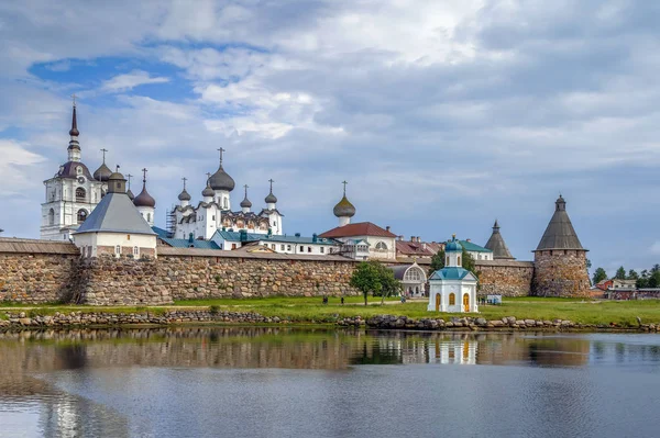 ソロヴェツキー修道院は要塞化された修道院の白海のソロヴェツキー諸島 白海から Russia View に位置します — ストック写真