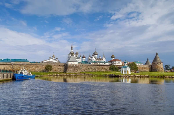 Monastyr Sołowiecki Jest Obronny Klasztor Położony Wyspy Sołowieckie Morza Białego — Zdjęcie stockowe