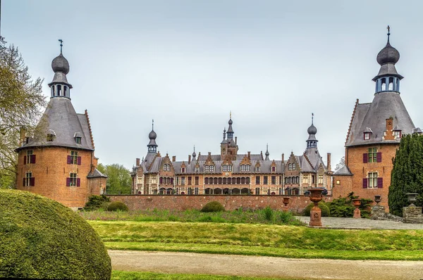 オイドォンク城 Ooidonk Castle ベルギーの東フランドル州ディエンツェ市にある城である — ストック写真