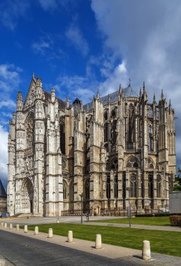 Tamamlanmamış bir Roma Katolik Katedrali Kuzey Fransa'da Beauvais, Beauvais Saint Peter Katedrali olduğunu.
