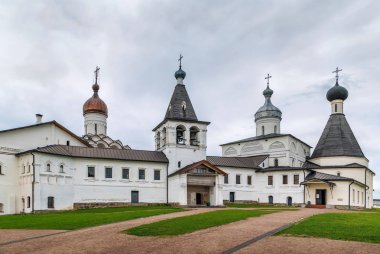 Avlu Ferapontov Manastırı, Rusya üzerinden kiliselerin karmaşık görünümünü
