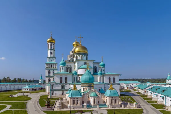 Diriliş Katedrali ve yeraltı Kilisesi St Constantine ve St Helena önce onu New Jerusalem Manastırı, Rusya Federasyonu