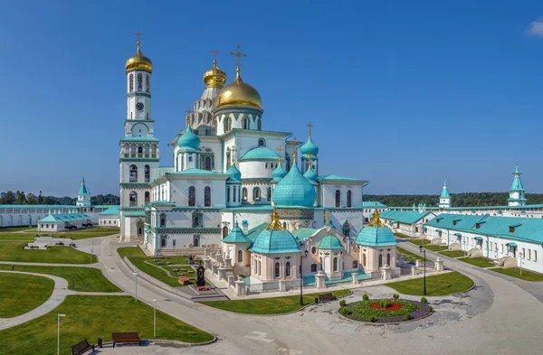 Diriliş Katedrali ve yeraltı Kilisesi St Constantine ve St Helena önce onu New Jerusalem Manastırı, Rusya Federasyonu