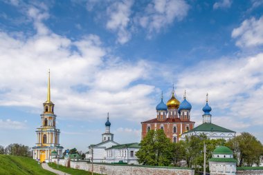 Ryazan Kremlin'in görünümüyle surlar, Rusya üzerinden varsayım Cathedra ve çan kulesi