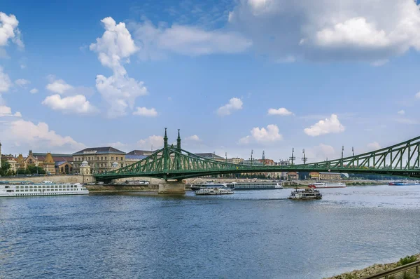 Most Svobody Nebo Svoboda Bridge Budapešti Maďarsko Spojuje Budín Pešť — Stock fotografie