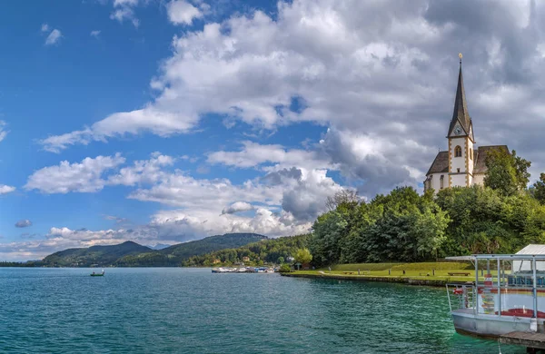 Vista Del Lago Worthersee Con Iglesia Maria Worth Carintia Austria —  Fotos de Stock