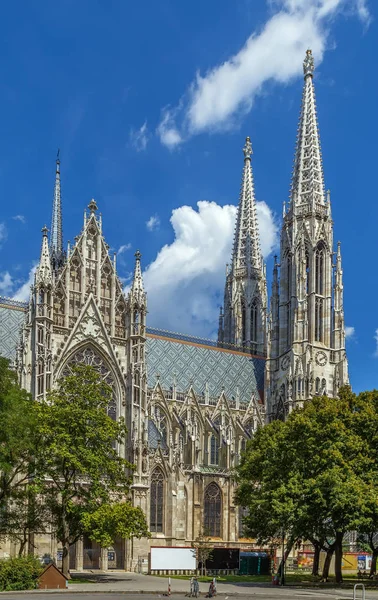 还愿教会是新哥特式教堂 位于环城路一带在维也纳 奥地利 — 图库照片
