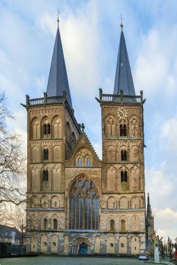 Xanten Katedrali, St. Victor'un Katedrali olarak da adlandırılan bir Roma Katolik Kilisesi Xanten, alt Rhine alanı, Kuzey Ren-Vestfalya, Almanya tarihi bir kasabasında yer alan idealdir