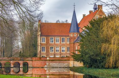 Hulshoff kale veya Burg Hulshoff, su kale veya Wasserschloss Havixbeck Almanya Münster bölgesinde yer alan, olur.