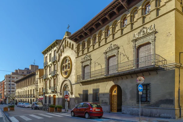 Rua Com Escola Católica Santa Ana Huesca Espanha — Fotografia de Stock